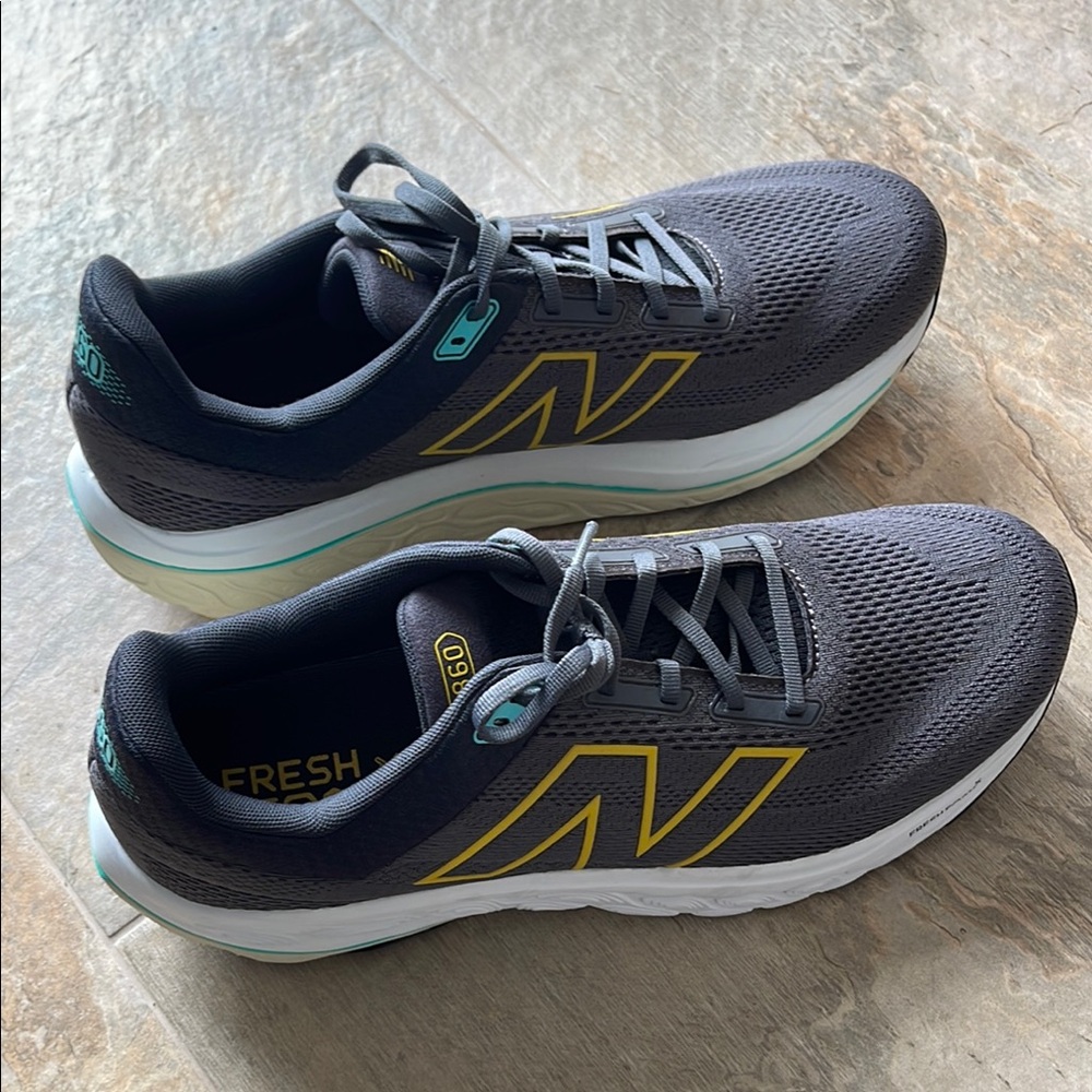 New Balance Men's Gray Running Shoes